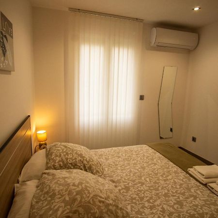 Appartement 1-4 Pers - Proche Paris, Cdg, Grand Paris Arena - A L'Ombre Du Pin "5" Le Pin  外观 照片